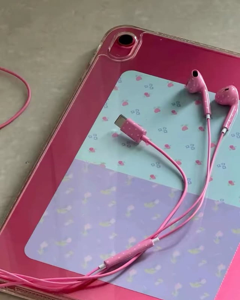Polka Dot Wired Earphones